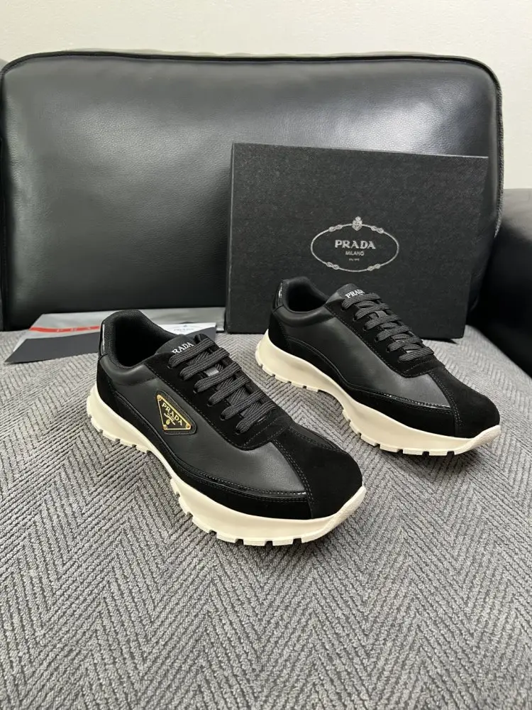 Prada — Кросівки