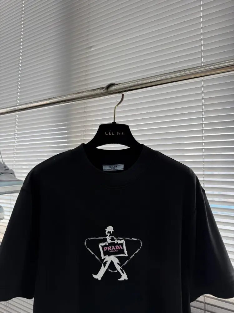 Prada Футболка чоловіча — Фото 2