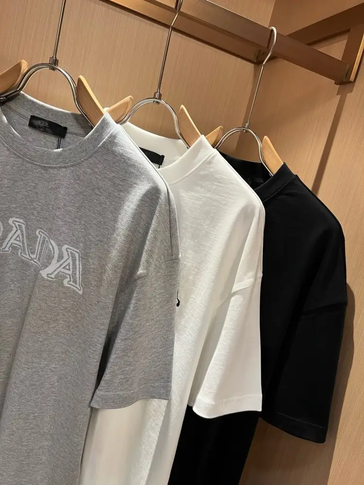 Prada Футболка чоловіча — Фото 3