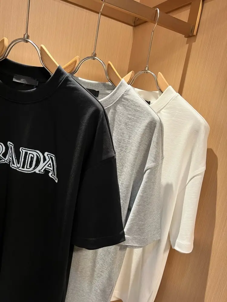 Prada Футболка чоловіча — Фото 3