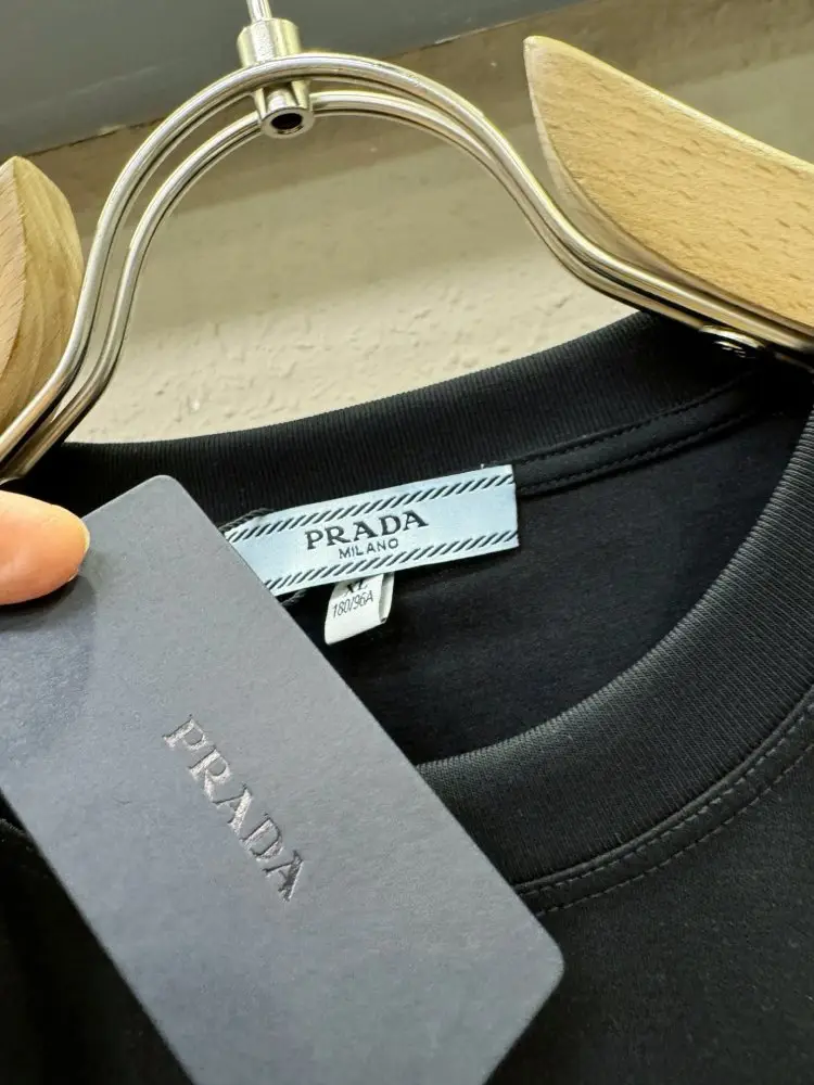 Prada Футболка чоловіча — Фото 4
