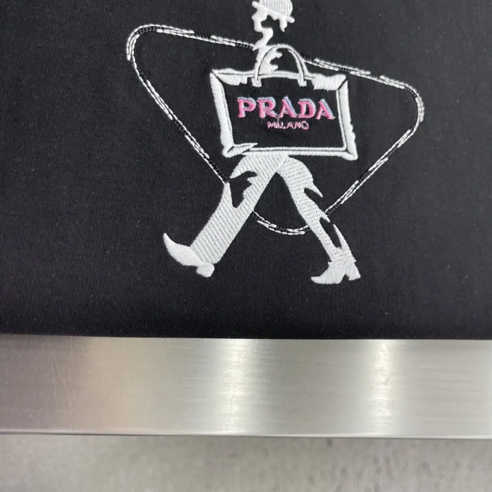 Prada Футболка чоловіча — Фото 4