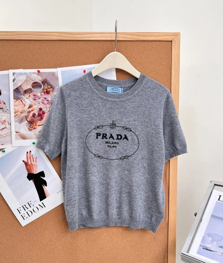 Prada — Футболка женская