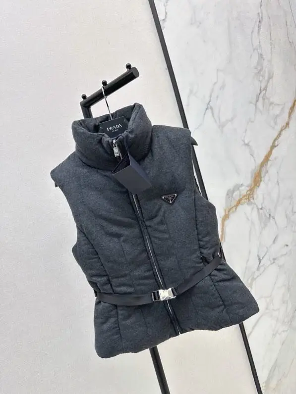 Prada Vest on feathers women's — Photo 2