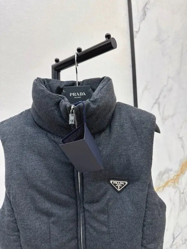 Prada Vest on feathers women's — Photo 3