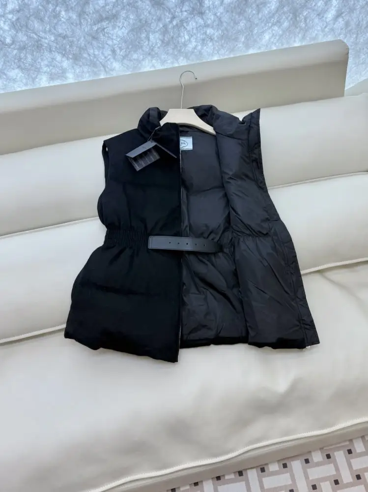Prada Жилетка на пуху жіноча — Фото 4