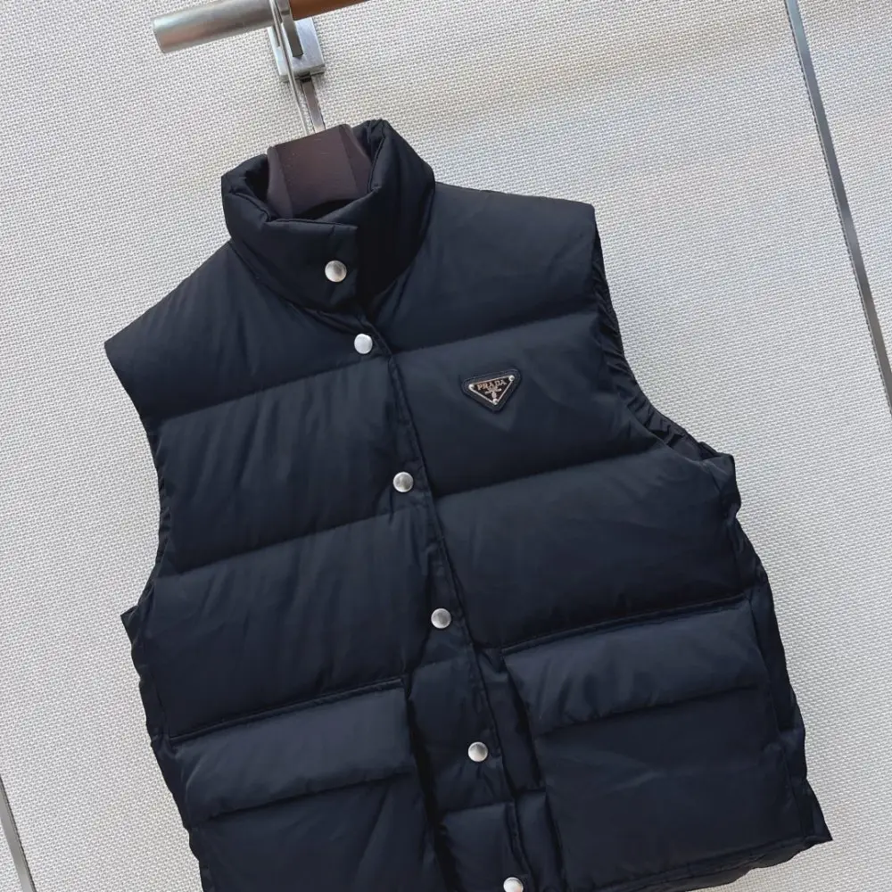 Prada Жилетка женская — Фото 2
