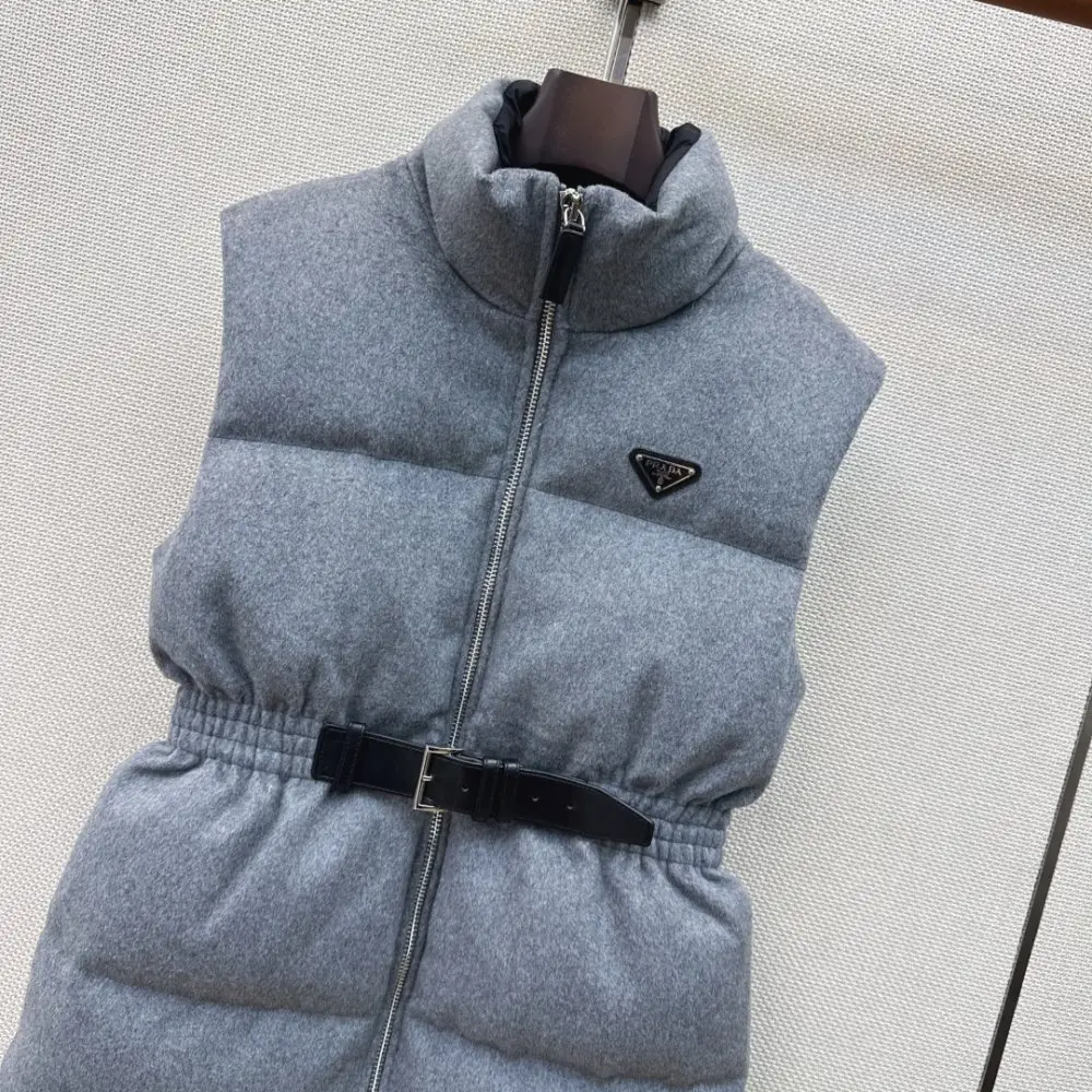 Prada Vest women's — Photo 2