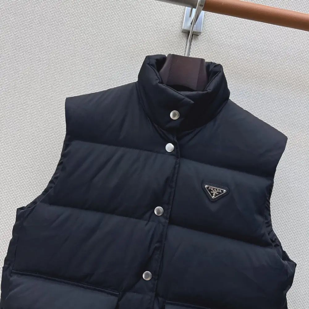 Prada Жилетка женская — Фото 3