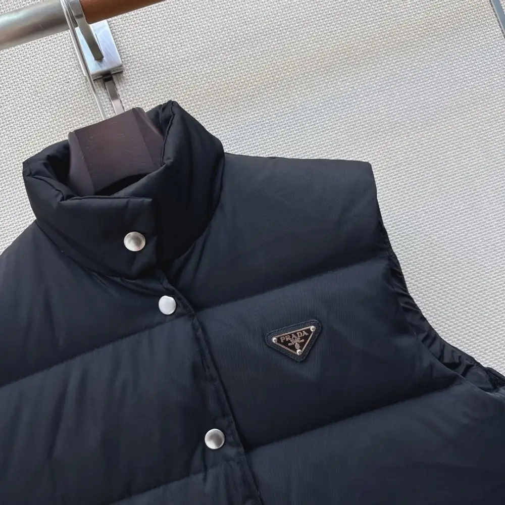 Prada Жилетка женская — Фото 4