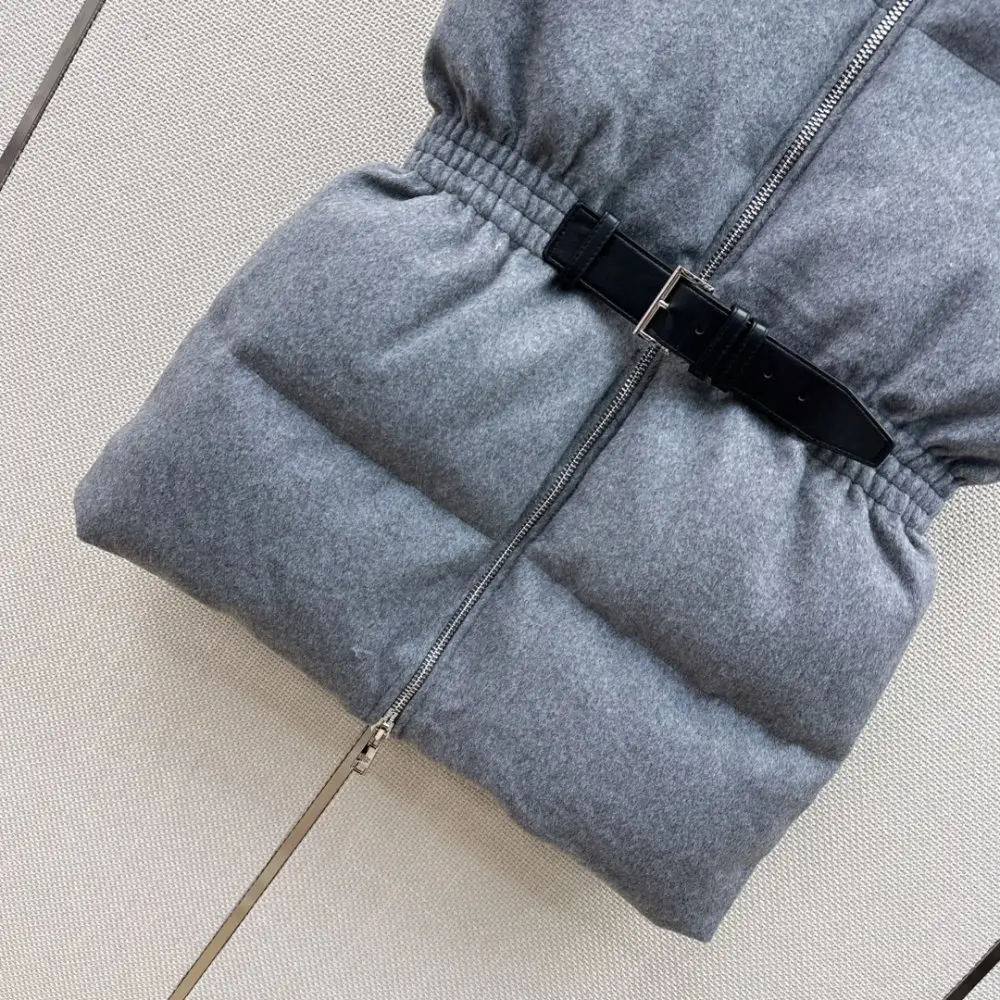 Prada Vest women's — Photo 4