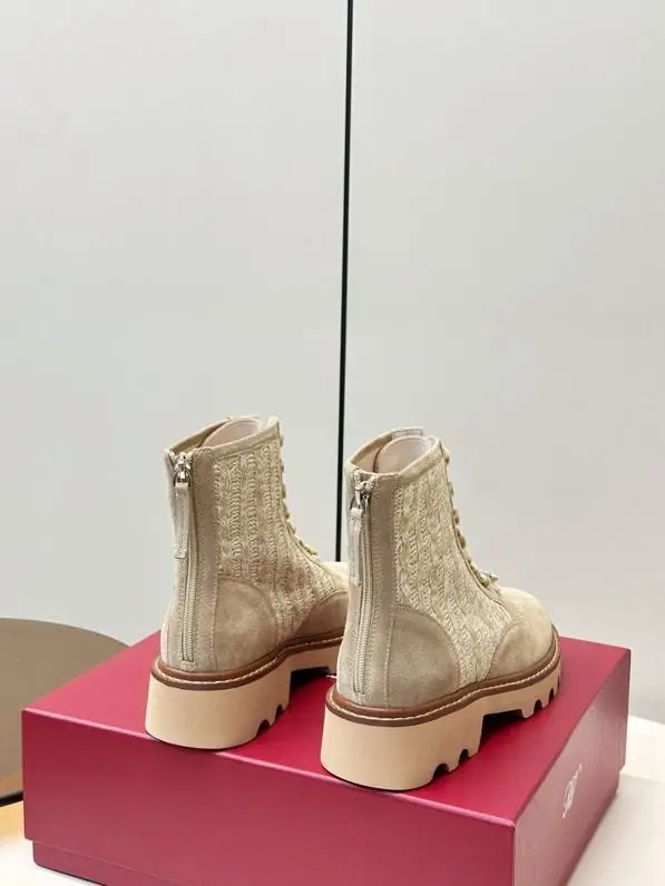 Roger Vivier Boots women's — Photo 2