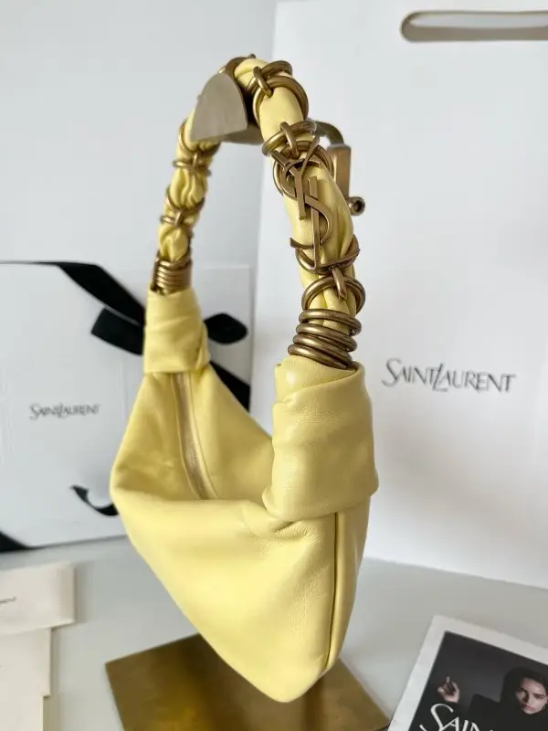 Saint Laurent A bag Amalia leather women's 19 cm — Photo 4