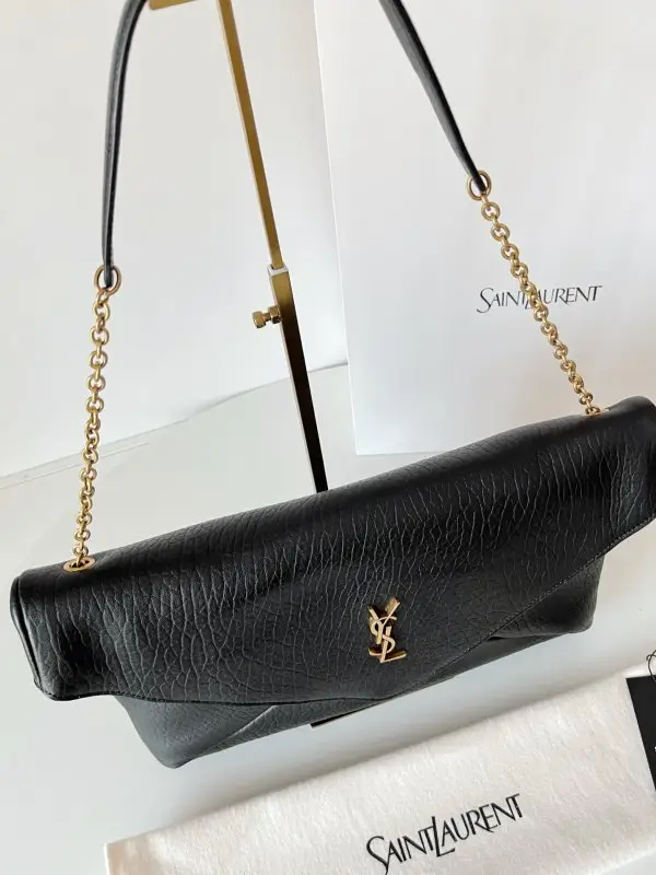 Saint Laurent Сумка Cassandre 35 см шкіряна — Фото 3