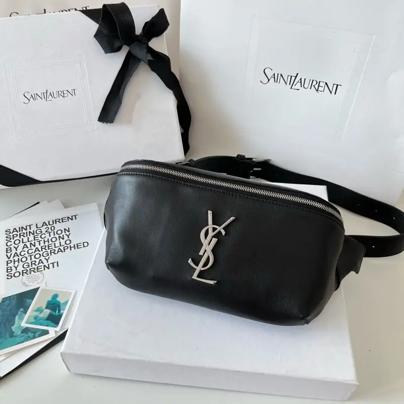 Saint Laurent — Сумка на пояс шкіряна 25 см
