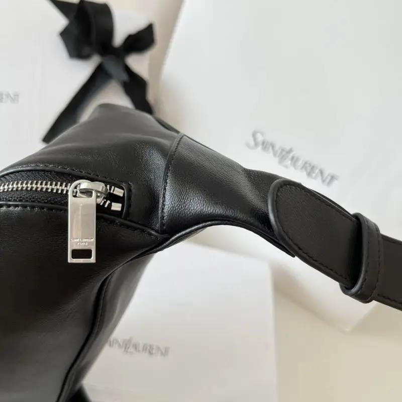 Saint Laurent A bag on belt leather 25 cm — Photo 4