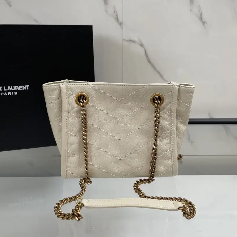 Saint Laurent Сумка шопер Niki 19 см кожаная — Фото 2