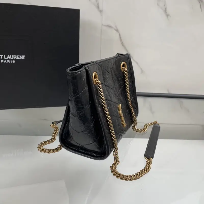 Saint Laurent Сумка шопер Niki 19 см кожаная — Фото 3