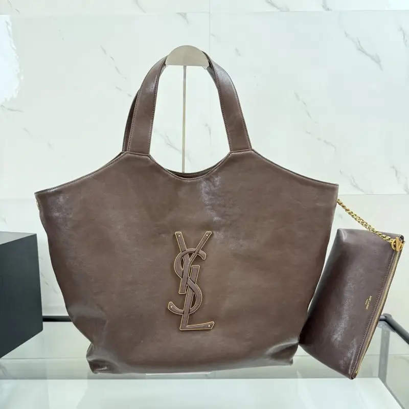 Saint Laurent — A bag-тоут lcare Maxi leather 46 cm