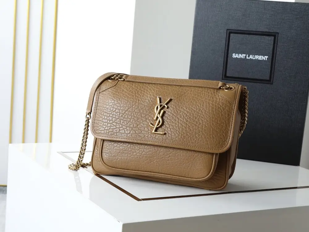 Saint Laurent — Сумка жіноча Niki 28 см