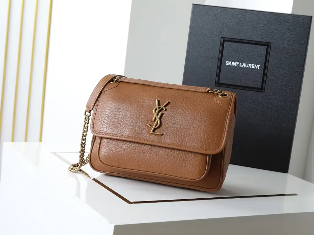 Saint Laurent — Сумка жіноча Niki 28 см