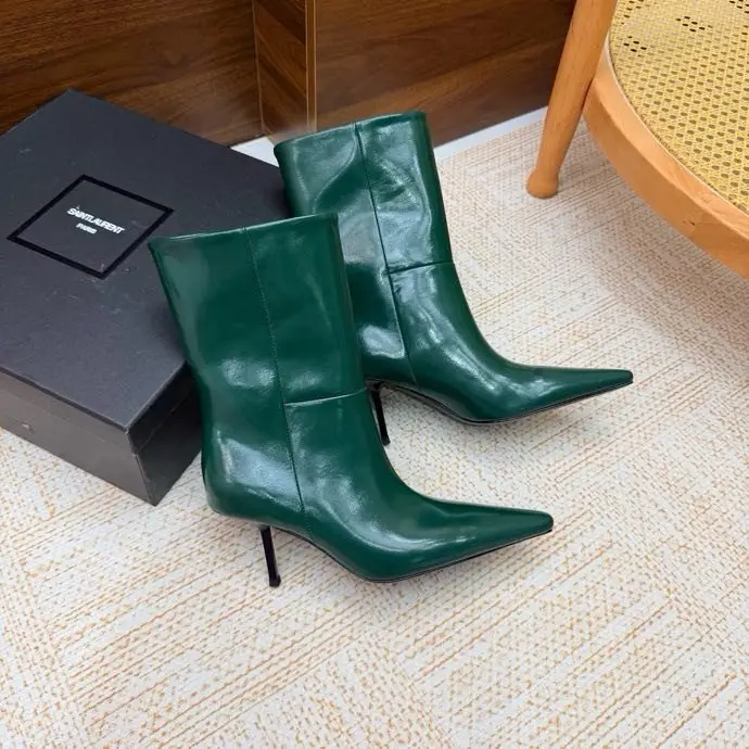 Saint Laurent Ankle boots LE CASSANDRE on high heel — Photo 1