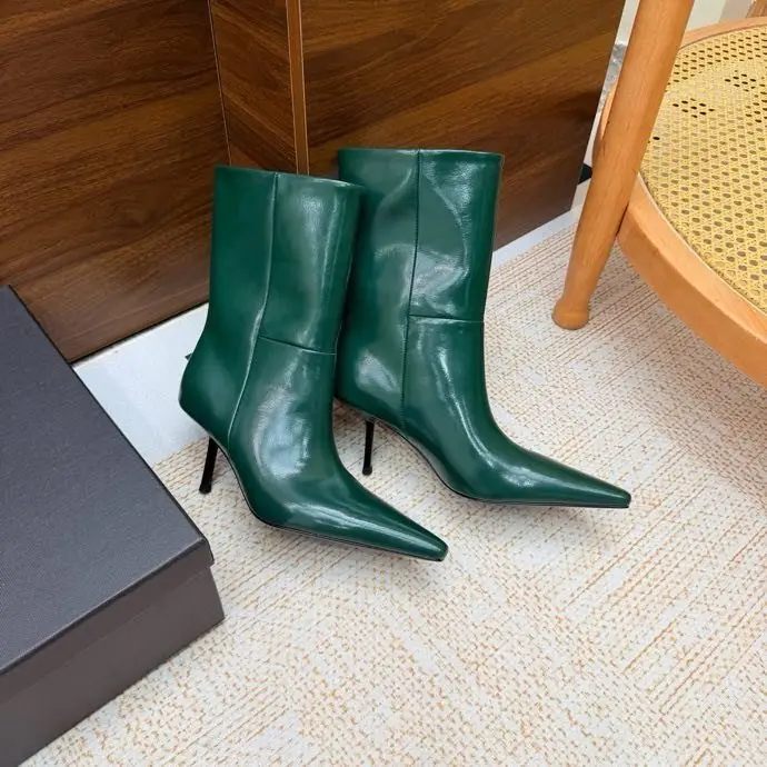 Saint Laurent Ankle boots LE CASSANDRE on high heel — Photo 4