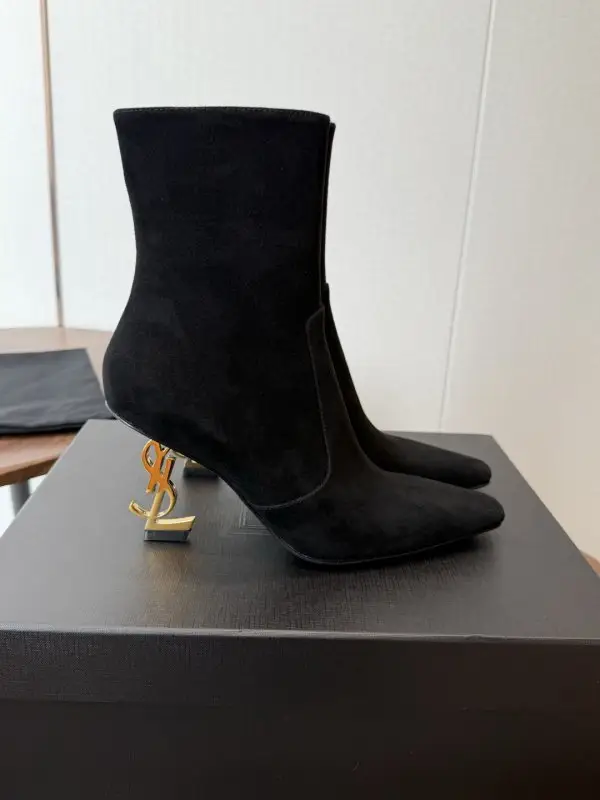 Saint Laurent — Ботильйони шкіряні на підборах