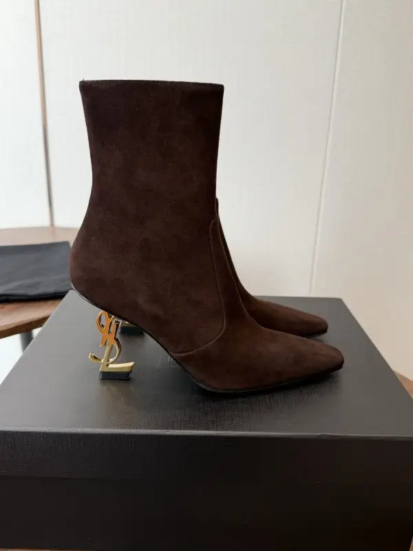 Saint Laurent — Ботильйони шкіряні на підборах
