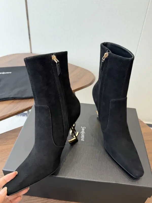 Saint Laurent Ботильйони шкіряні на підборах — Фото 5