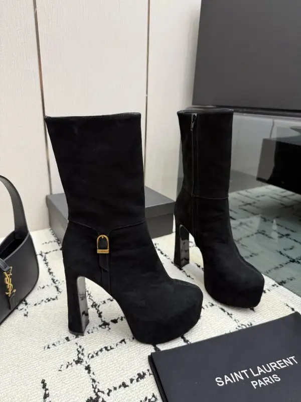 Saint Laurent — Ankle boots on high heel and platform