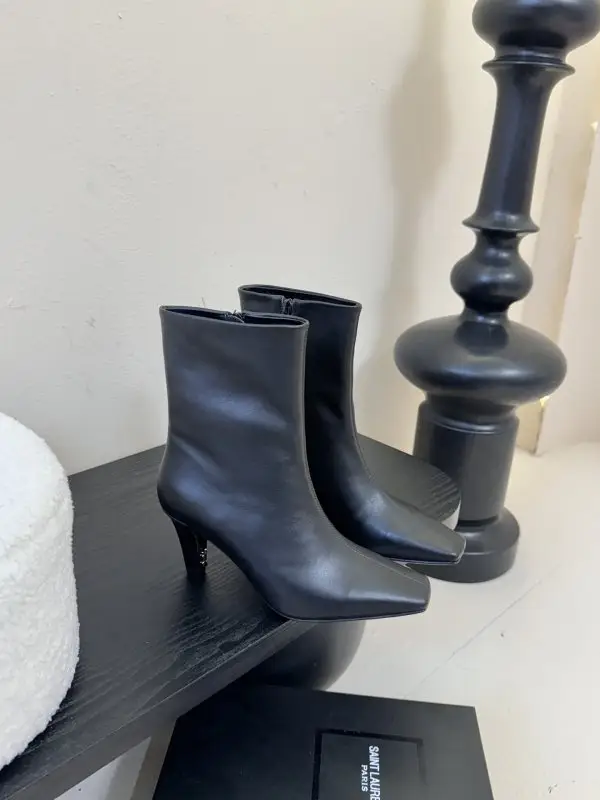 Saint Laurent — Ankle boots on high heel