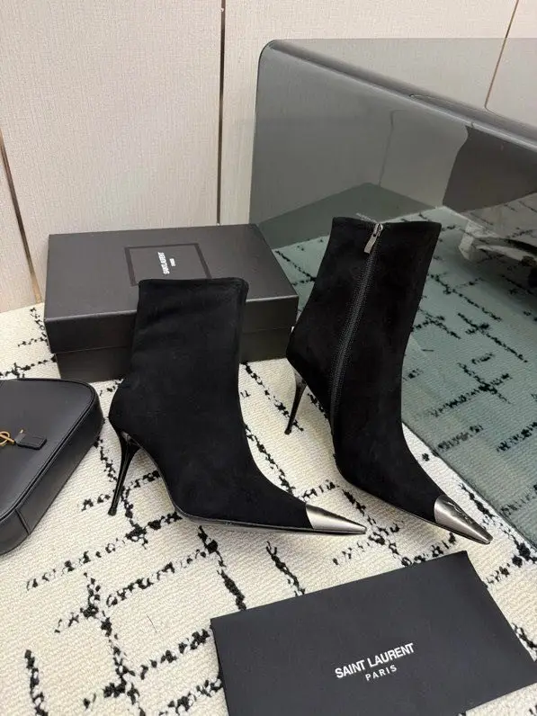 Saint Laurent — Ботильйони на шпильці