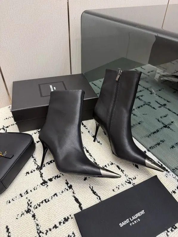 Saint Laurent — Ботильйони на шпильці