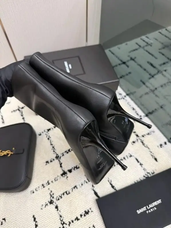 Saint Laurent Ankle boots on stud — Photo 3