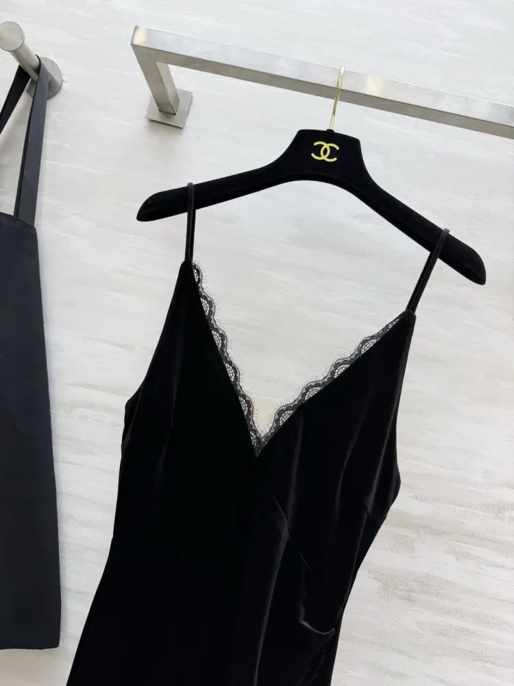 Saint Laurent Черное бархатное платье-комбинация — Фото 4