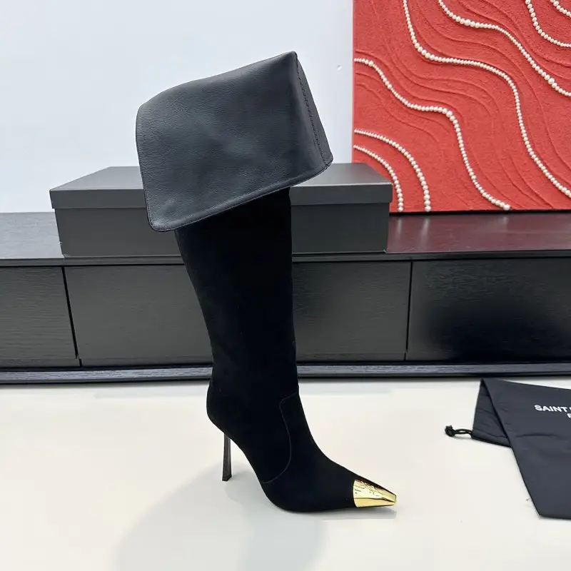 Saint Laurent — Boots higher knee on stud
