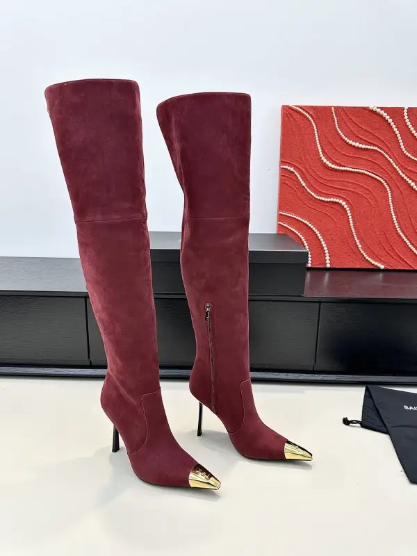 Saint Laurent Boots higher knee on stud — Photo 5