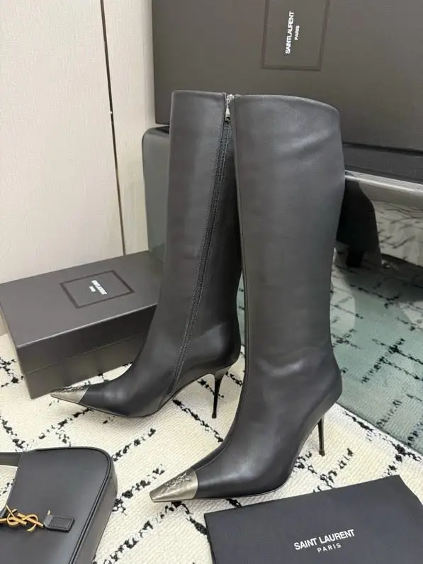 Saint Laurent — Чоботи жіночі на шпильці
