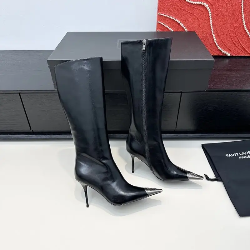 Saint Laurent — Чоботи жіночі на шпильці