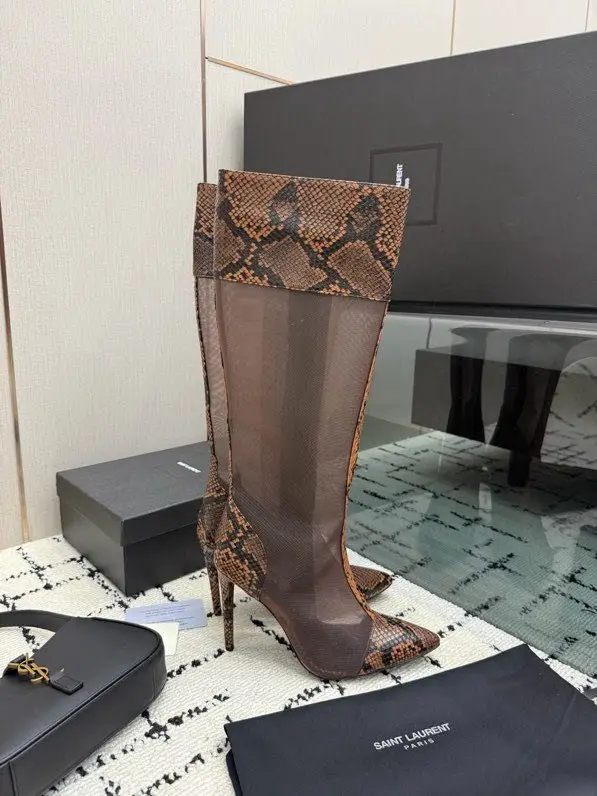 Saint Laurent — Чоботи жіночі на шпильці