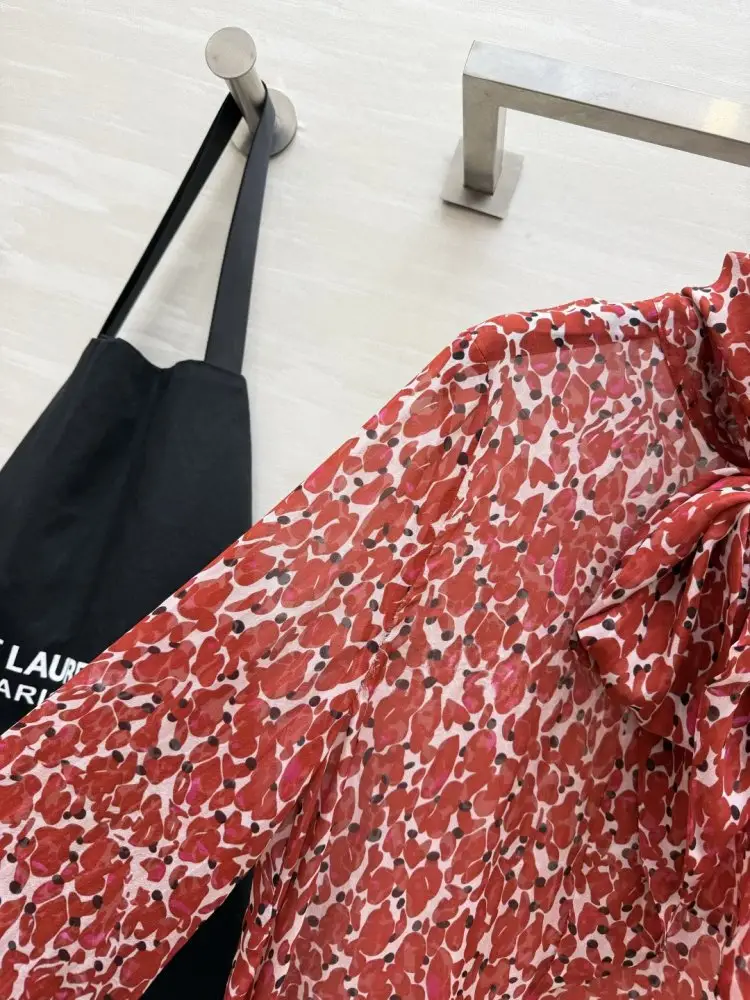 Saint Laurent Bright and elegant silk blouse — Photo 2