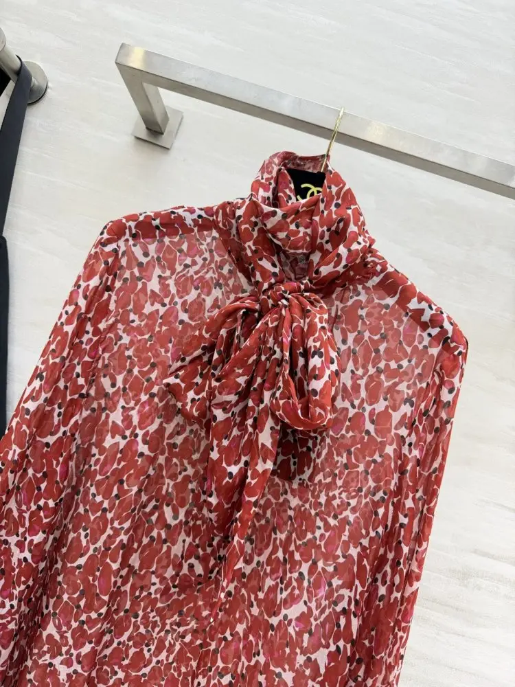 Saint Laurent Bright and elegant silk blouse — Photo 4