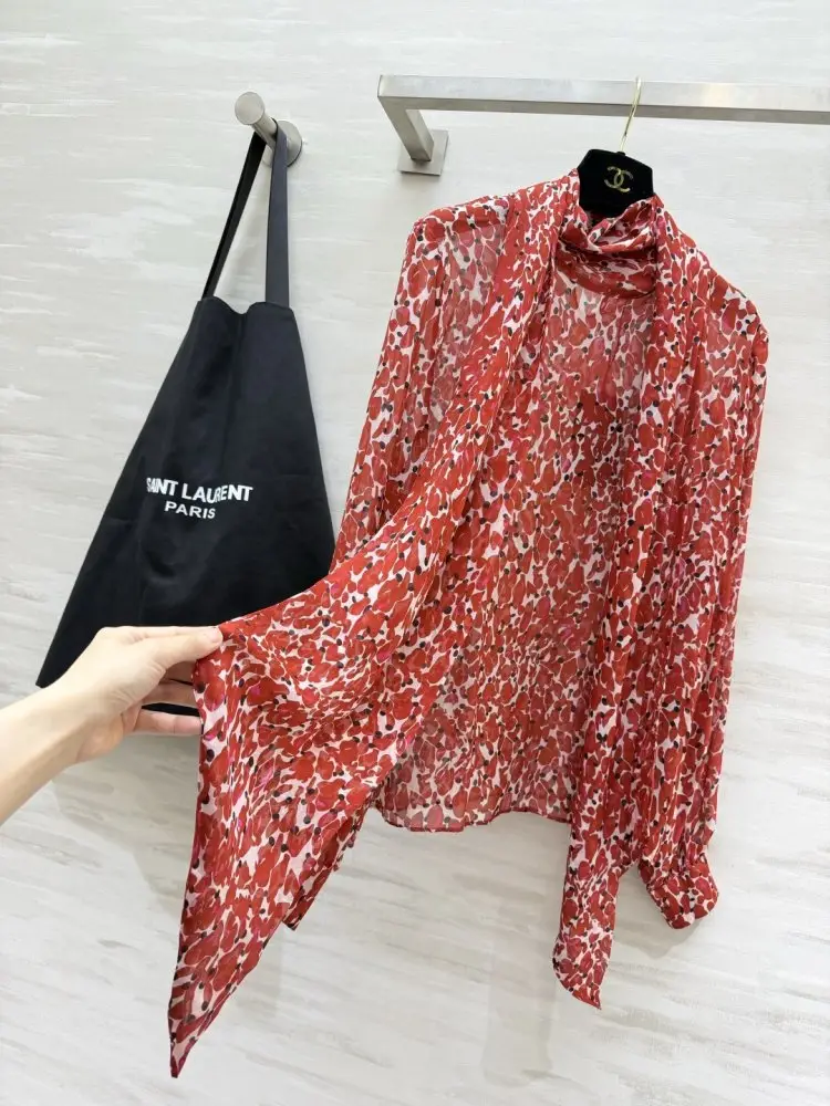 Saint Laurent Bright and elegant silk blouse — Photo 5