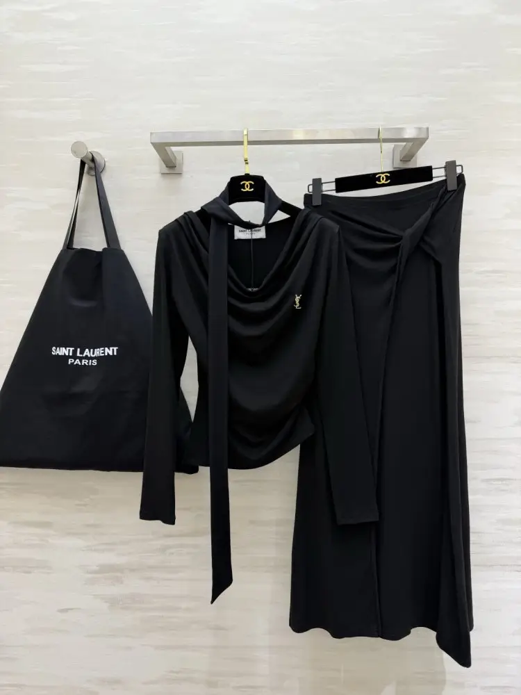 Saint Laurent — Costume female
