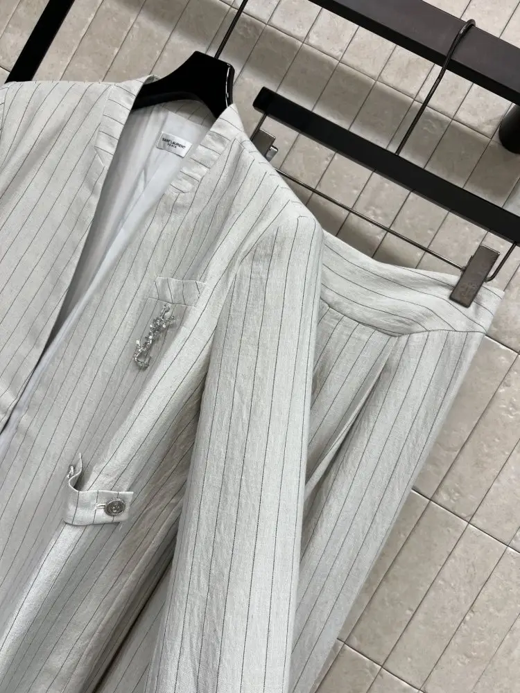 Saint Laurent Costume female — Photo 2