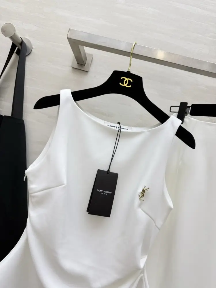 Saint Laurent Costume female — Photo 2