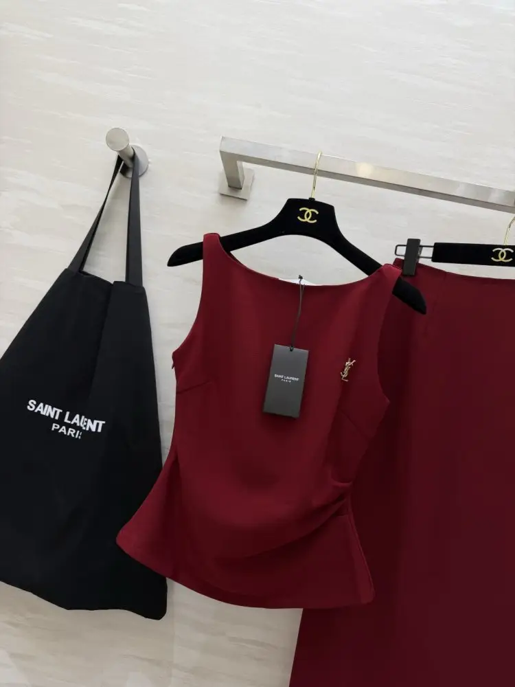 Saint Laurent Costume female — Photo 4