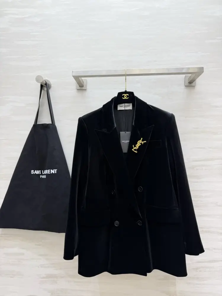 Saint Laurent — Двобортний оксамитовий піджак жіночий