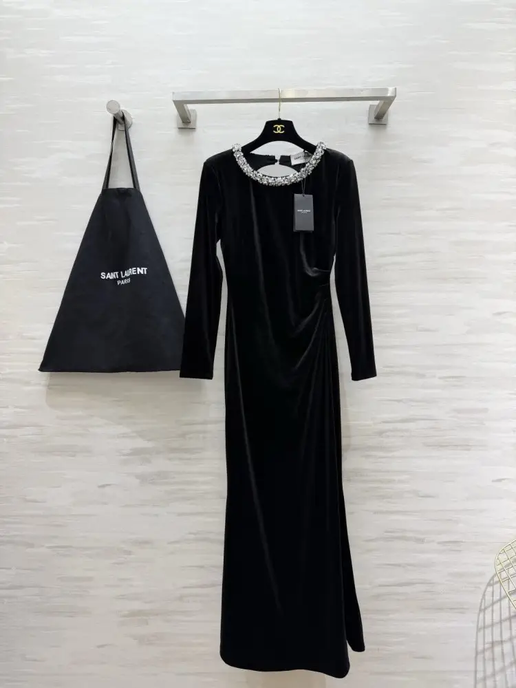Saint Laurent — Платье-макси из бархата